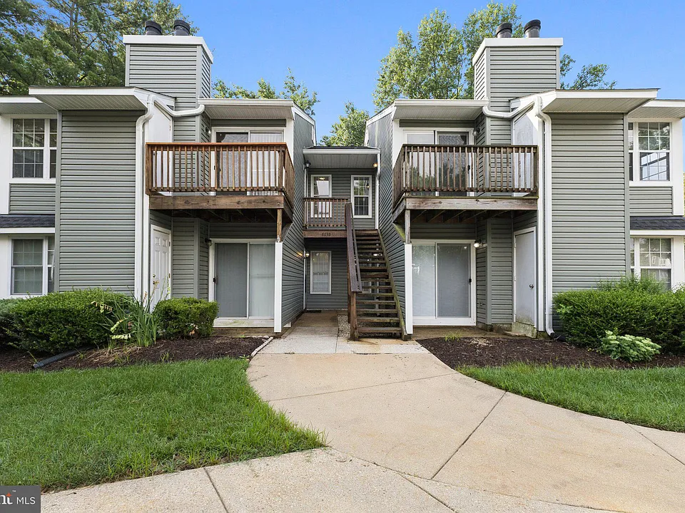 8633 Beekman Pl #C