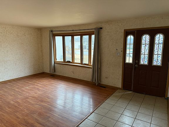 3rd image of 7013 Manchester Dr