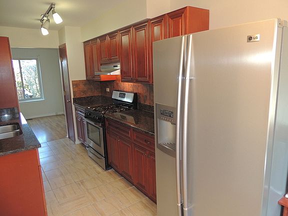 3rd image of 376 E Forest Knoll Dr
