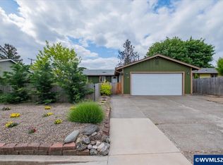 244 Honeysuckle St, Lebanon, OR 97355