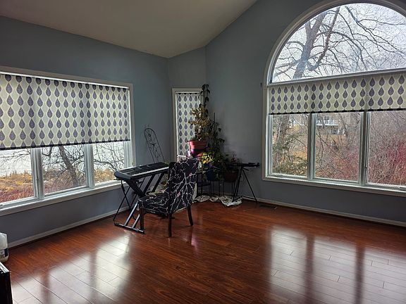 2nd image of 3485 Holly Ln N