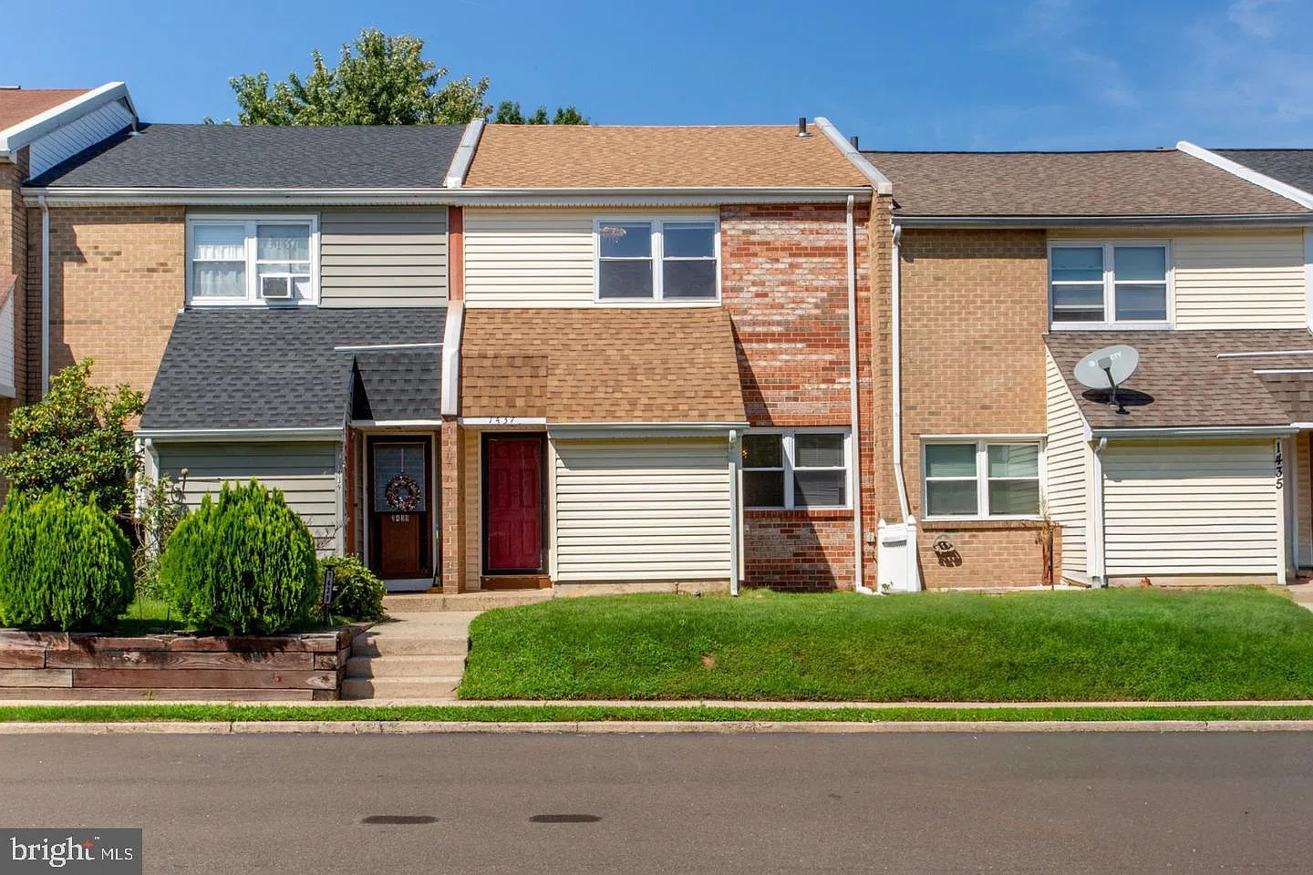 3 bed, 2.5 bath, 1788 sqft, $2,800 — Photo 1