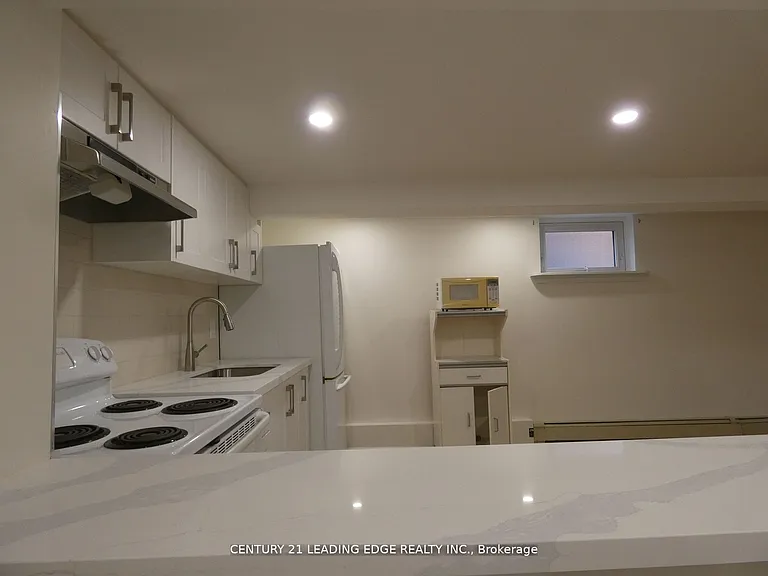 26 Scotswood Rd #LOWER — Photo 28