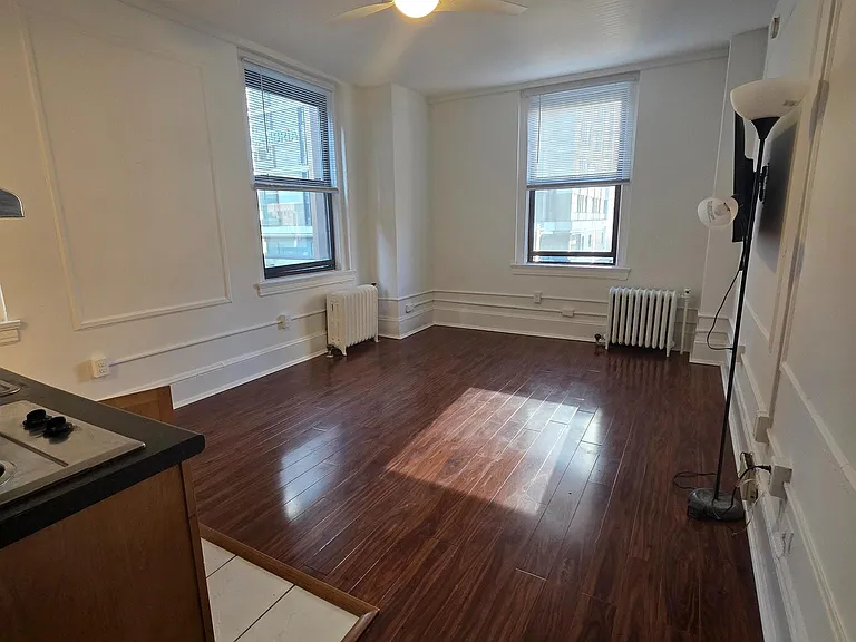 1324 Locust St #412 — Photo 1