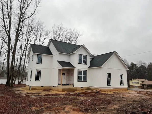 4033 Dover St, Claremont, NC 28610