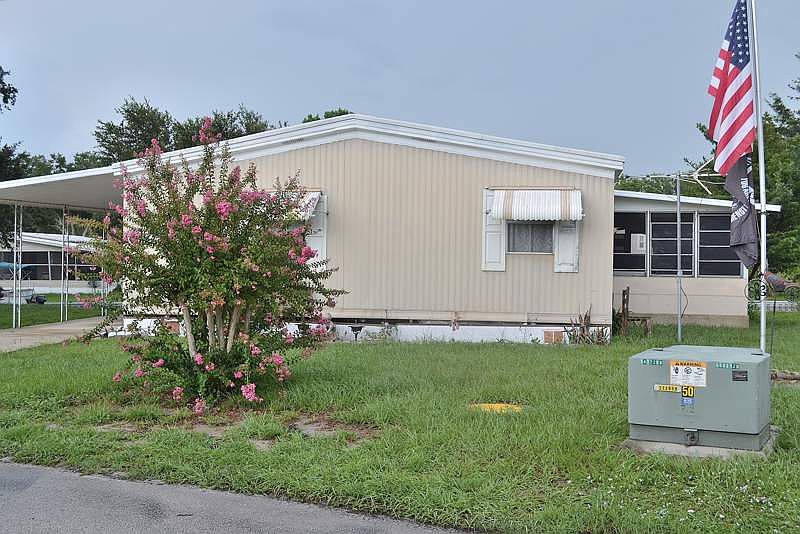 1st image of 990 Mahogany Dr