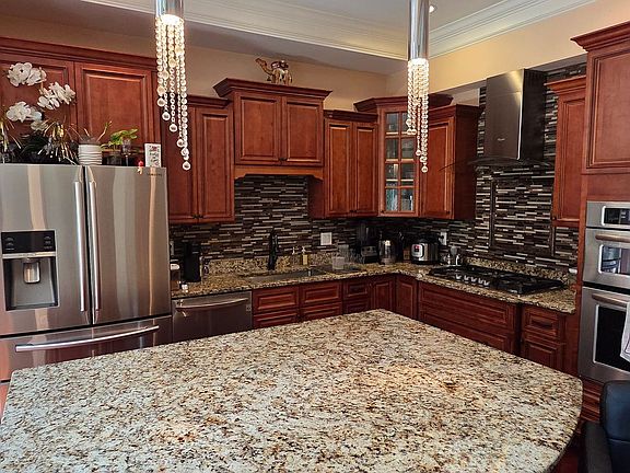 4th image of 560 Lissara Lodge Dr