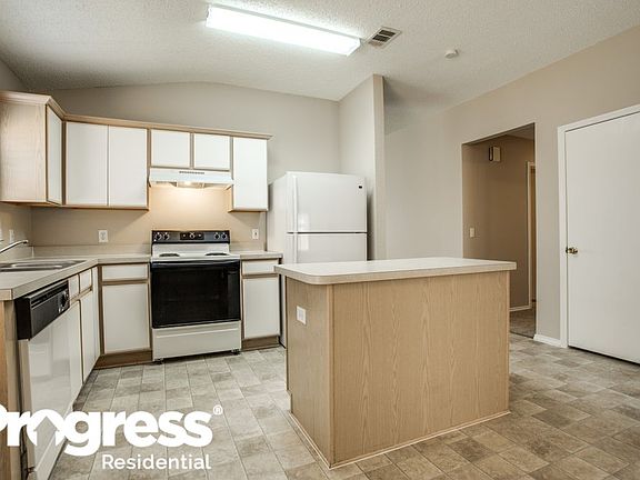 3rd image of 920 Wintercreek Dr