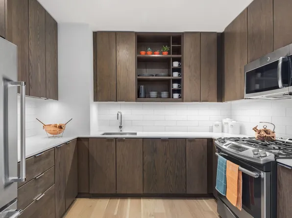 225 East 39th Street 31B image 3 of 26