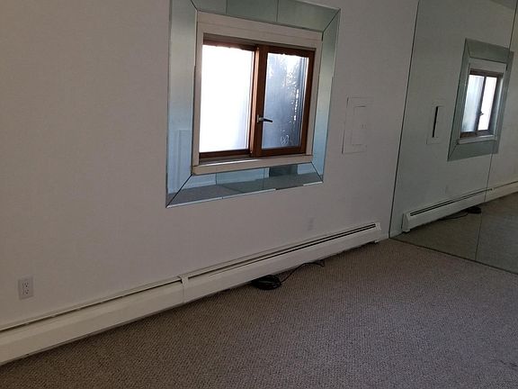 3rd image of 376 Klondike Ave