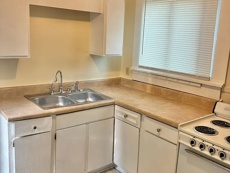 1115B Cobb St — Photo 3