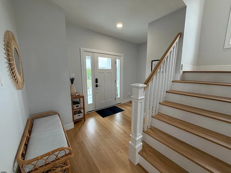 7607 Burk Ave — Photo 4
