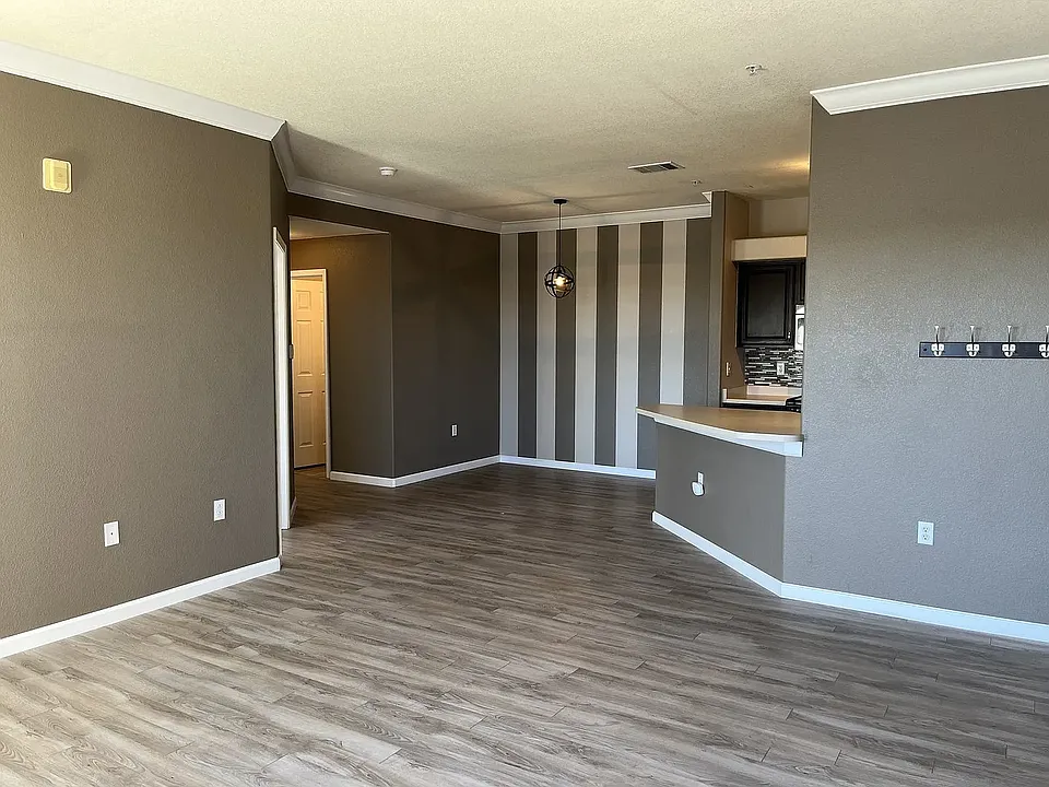 19049 E Warren Dr #207