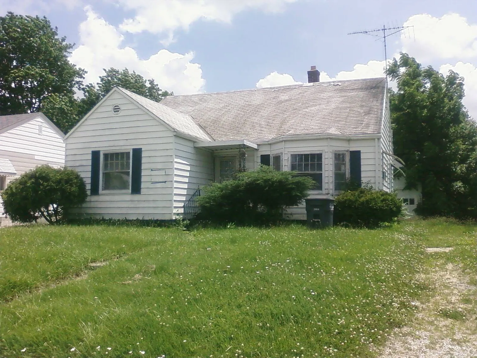 1121 E Taylor St photo 1