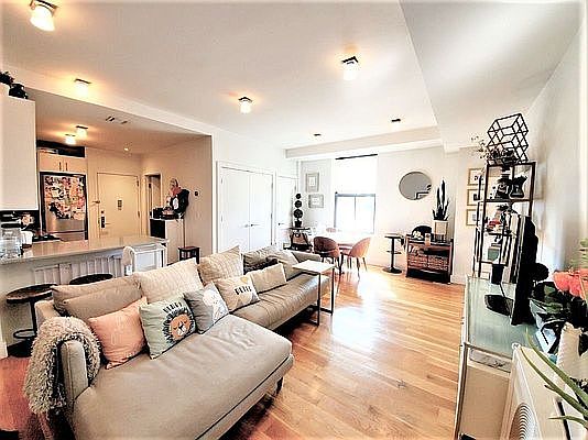 3rd image of 184 Joralemon St APT 11A