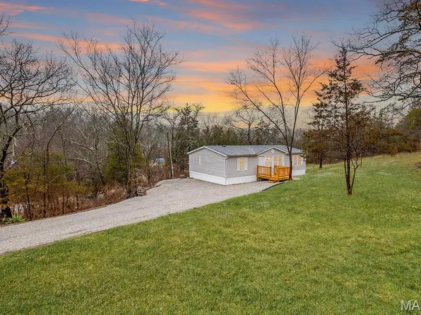 2501 Parthenon Dr, De Soto, MO 63020