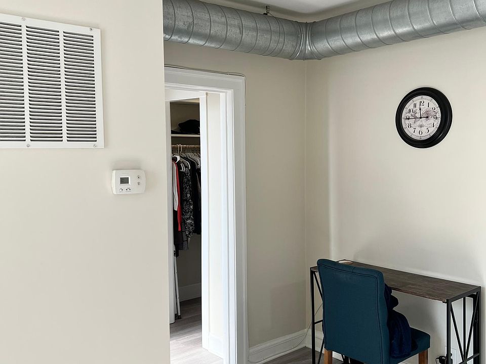 1st image of 3323 N Lakewood Ave #3-23