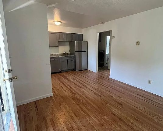 3rd image of 416 3rd St APT 1