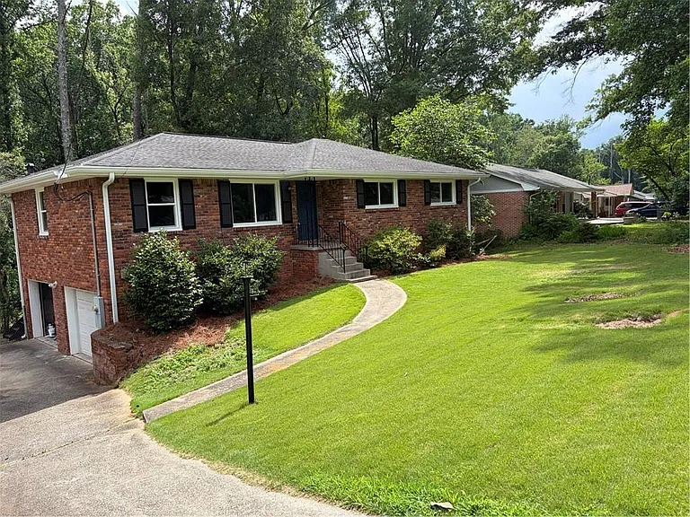 4135 Hideaway Dr — Photo 32