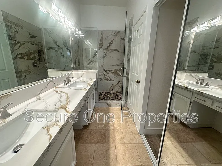 674 Warwick Ave — Photo 25