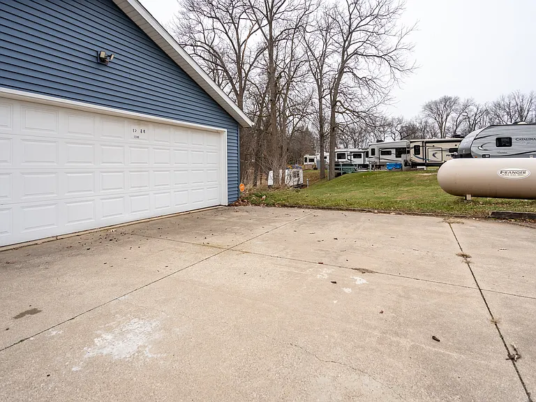 12380 Bair Lake St — Photo 26
