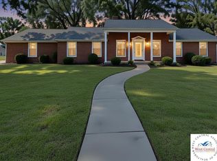1615 S Main St, Clinton, MO 64735