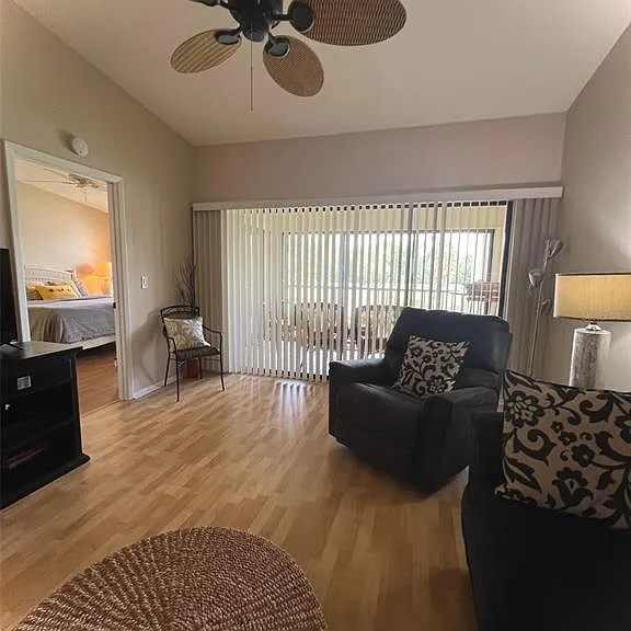 4570 Weybridge St #32 — Photo 8