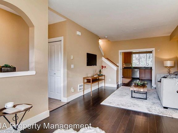 5th image of 22514 NE Alder Crest Ln