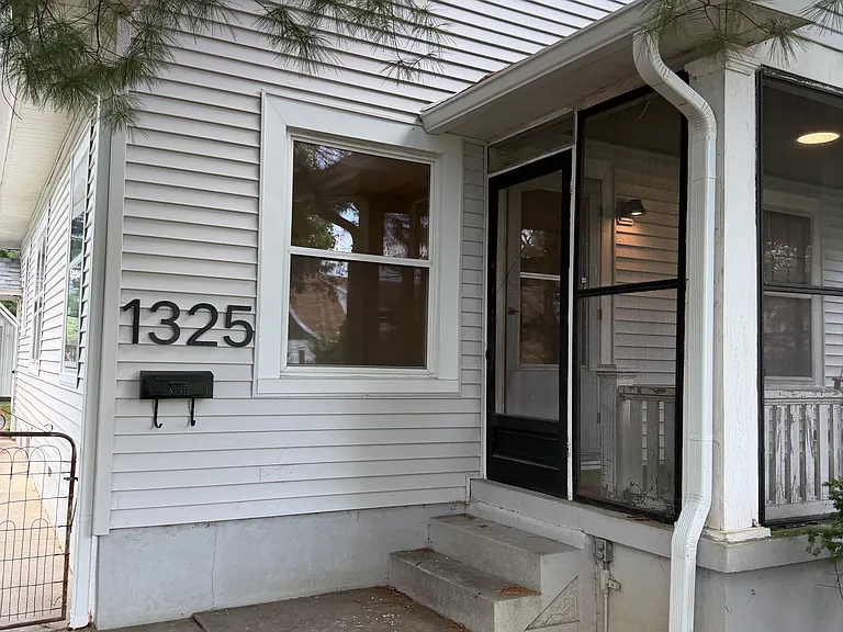 1325 Vance Ave — Photo 1