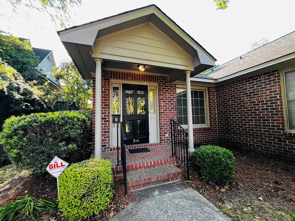 214 Ellington St #1