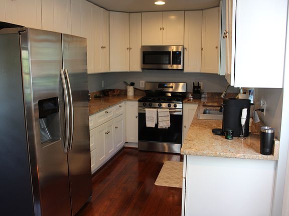 4th image of 2700 Arlington Blvd #2