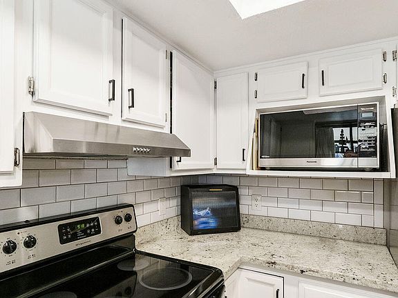 3rd image of 1500 N SUNVIEW Parkway #21