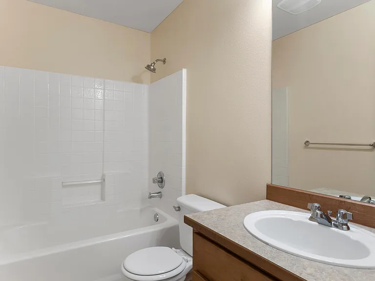 6525 Douglas Ave SE — Photo 23