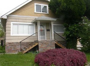 1201 Thomas Ave, Coquitlam, BC V3K 2L1