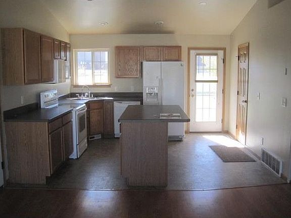 5th image of 1162 El Rancho Dr