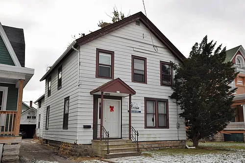 415 Amherst Ave Photo 1