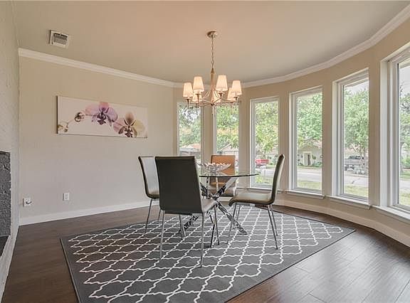 3rd image of 3612 Berwick Ln