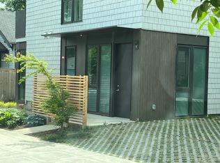 2000 SE Tacoma St #4, Portland, OR 97202