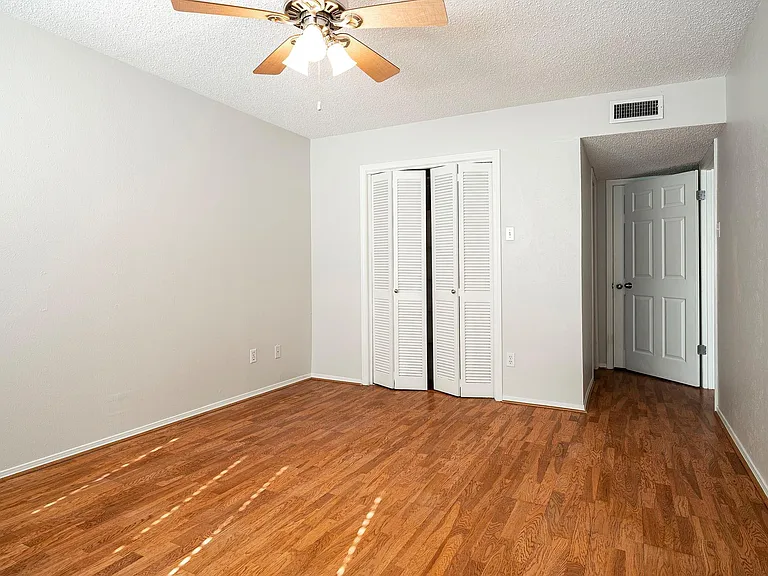 5812 Milton St #105 — Photo 9