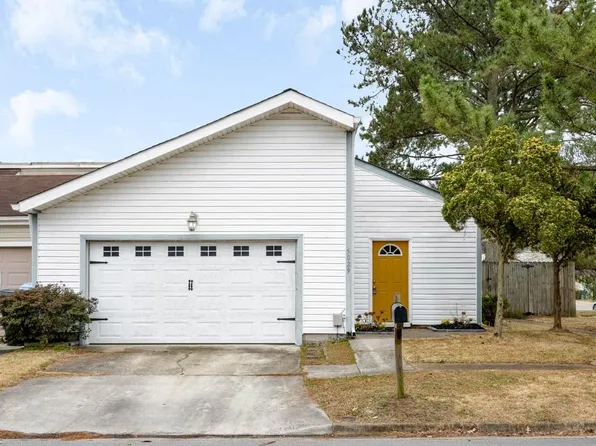 5029 Denny Dr, Virginia Beach, VA 23464