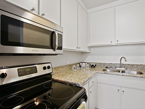 3rd image of 18530 Citronia St APT 23