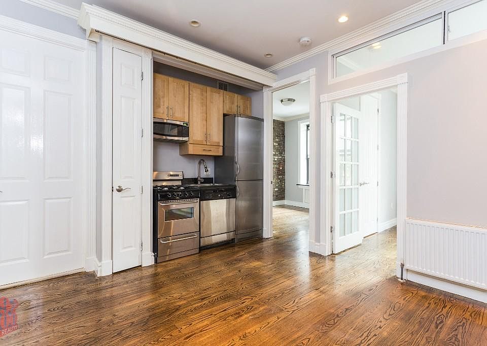 2nd image of 47 1/2 E 1st St APT 2