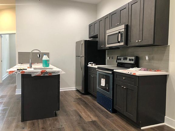 3rd image of 1229 N Franklin St #4R