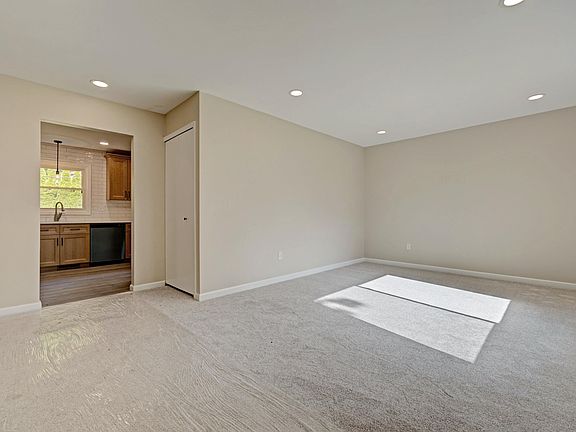 3rd image of 3636 Alida Ave