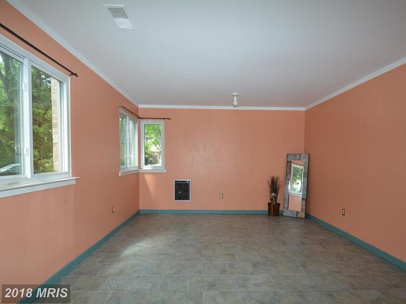 5th image of 4738 Deer Run Ct