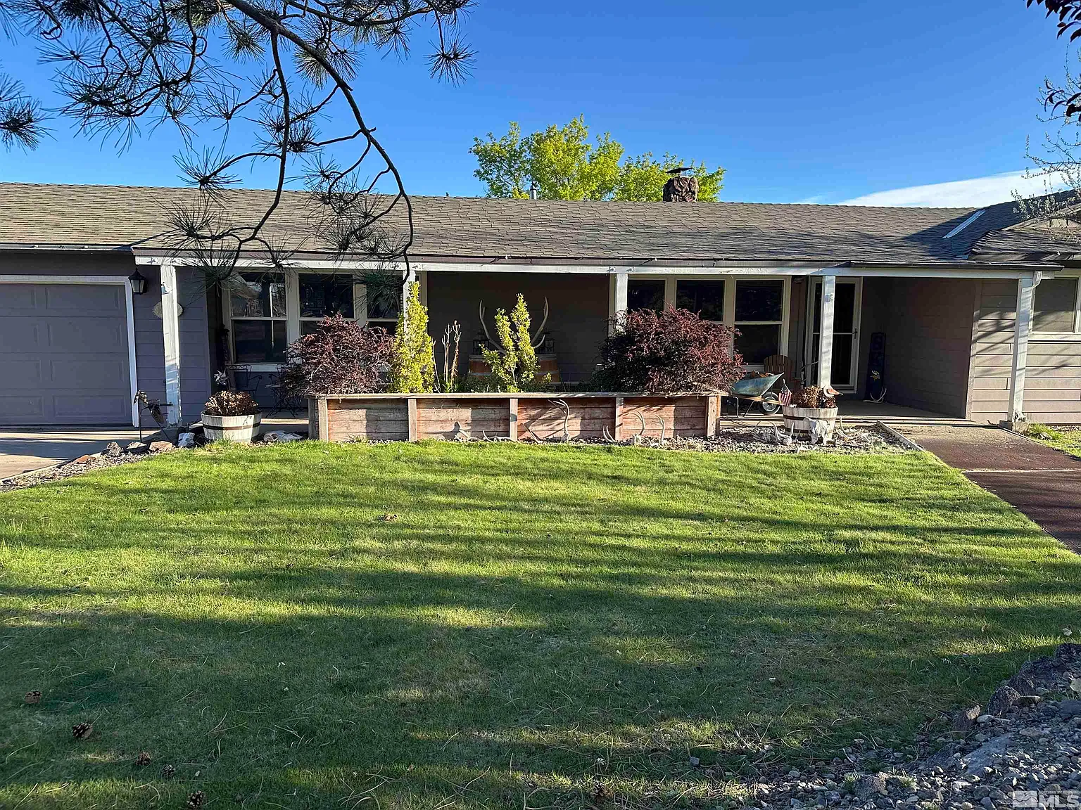 10140 Shiloh Dr photo 1