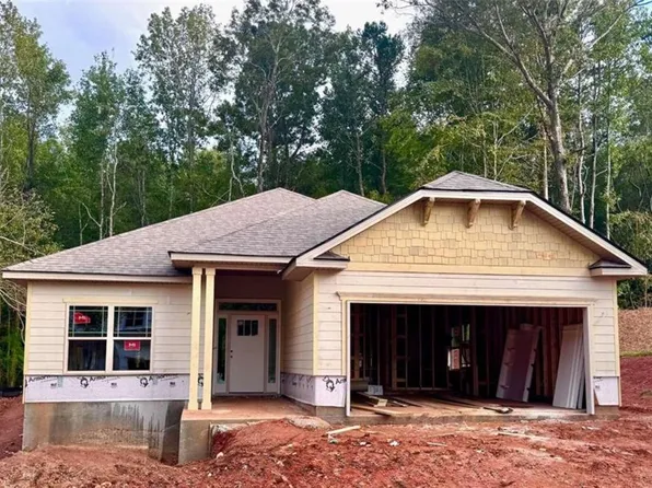 318 Magnolia Villas Dr, Cornelia, GA 30531