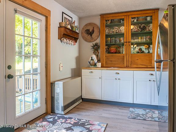 4th image of 24 Highland Ave