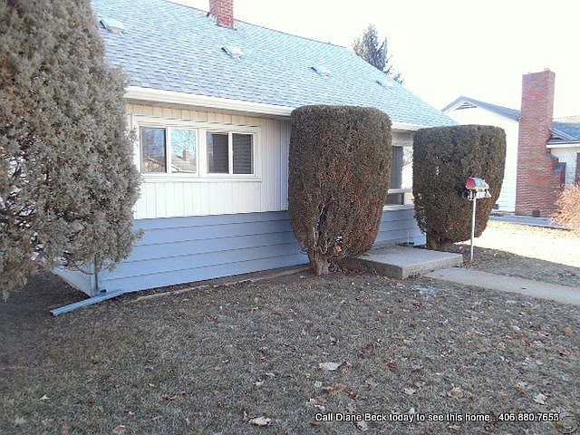 1st image of 832 Woodford St