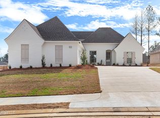 122 Lake Crest Dr, Madison, MS 39110